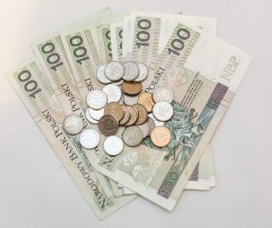 cat costa un bilet la loto cu 10 numere