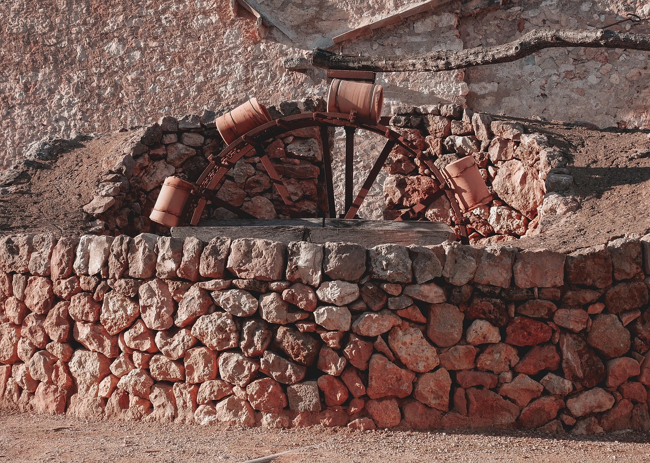 cat costa o fantana forata